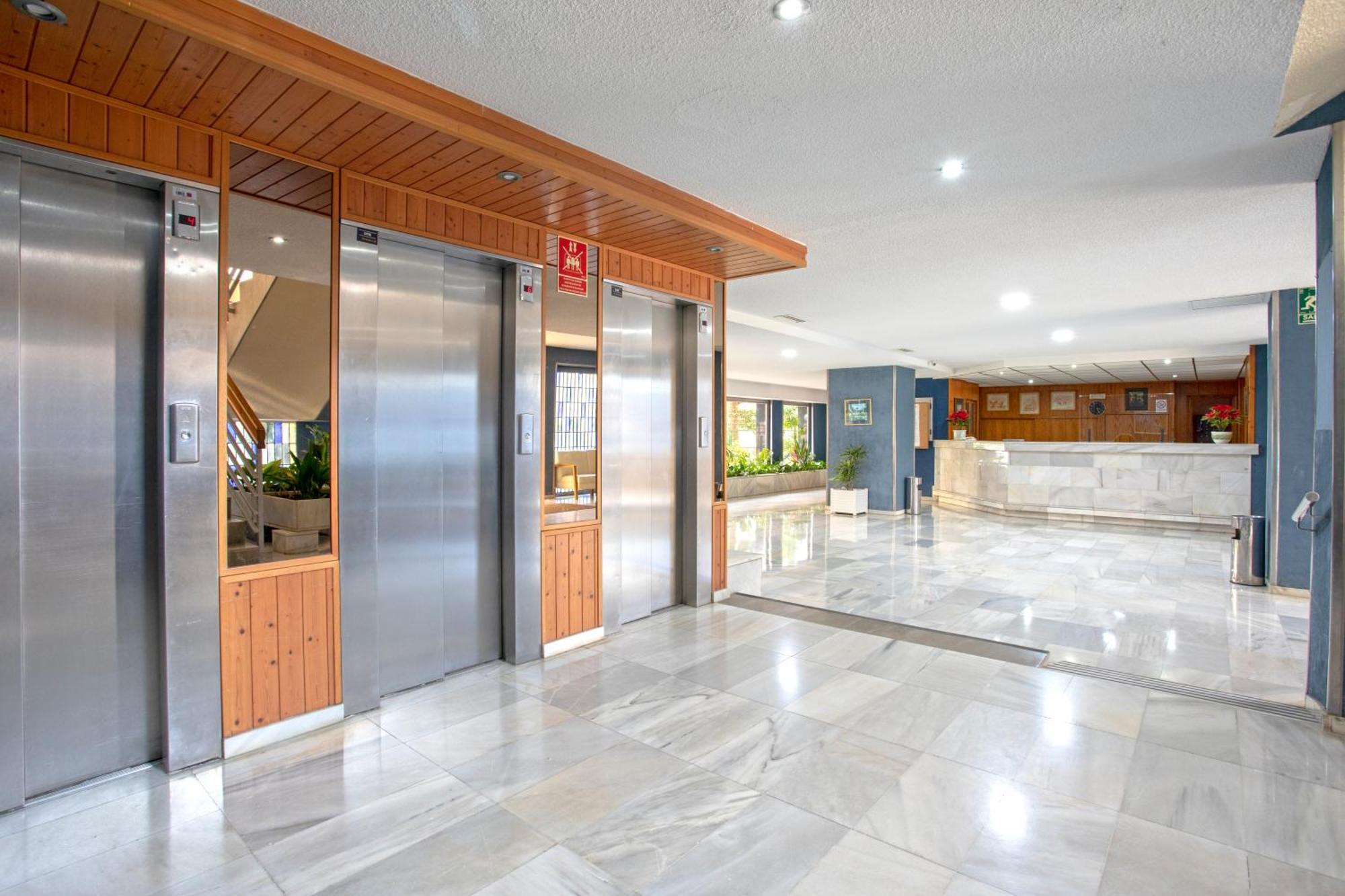1003 - Seafront Apartment On El Paseo - Air Conditionning - Wi-Fi - Smart Tv Almunecar Luaran gambar