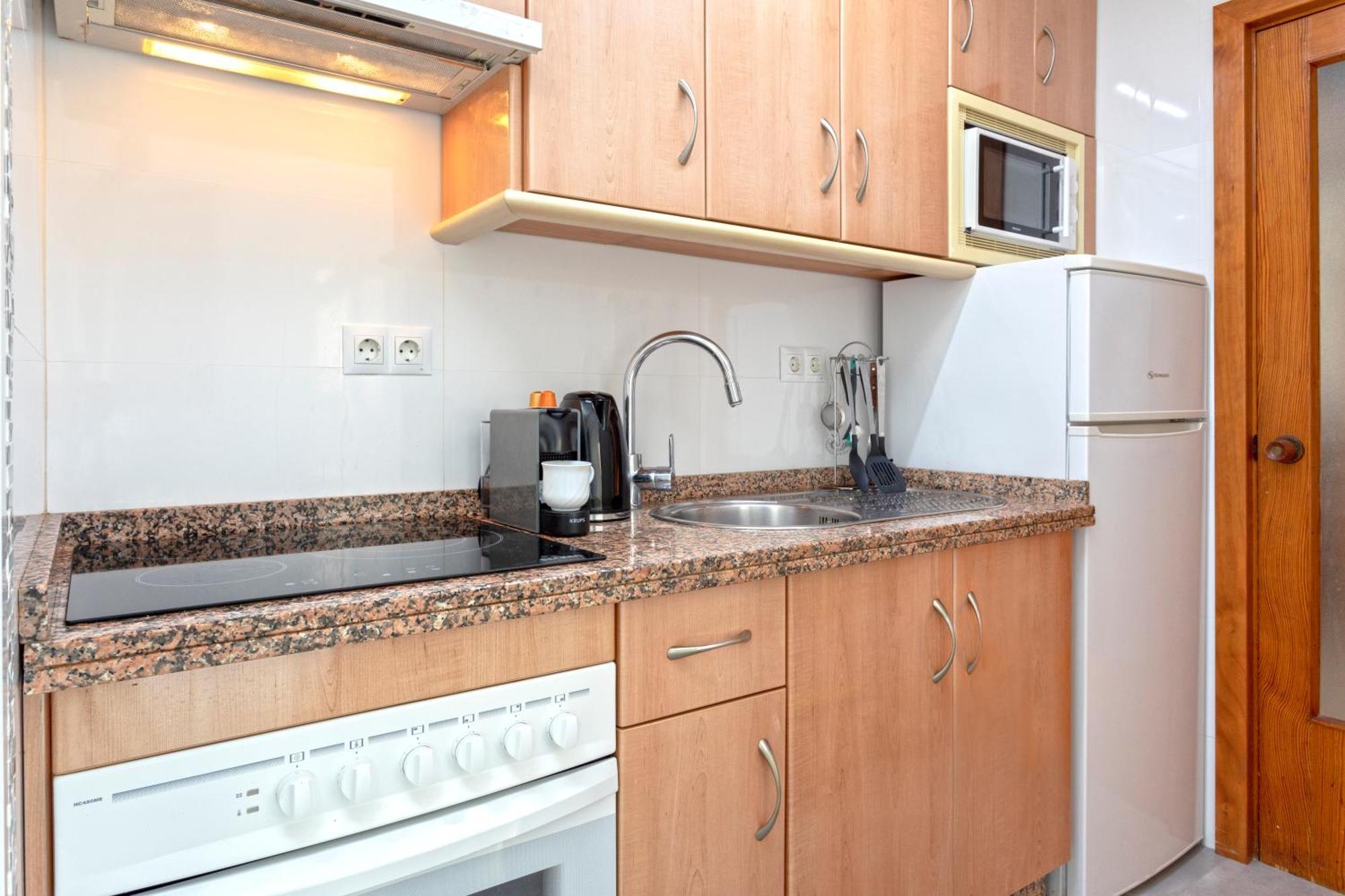 1003 - Seafront Apartment On El Paseo - Air Conditionning - Wi-Fi - Smart Tv Almunecar Luaran gambar